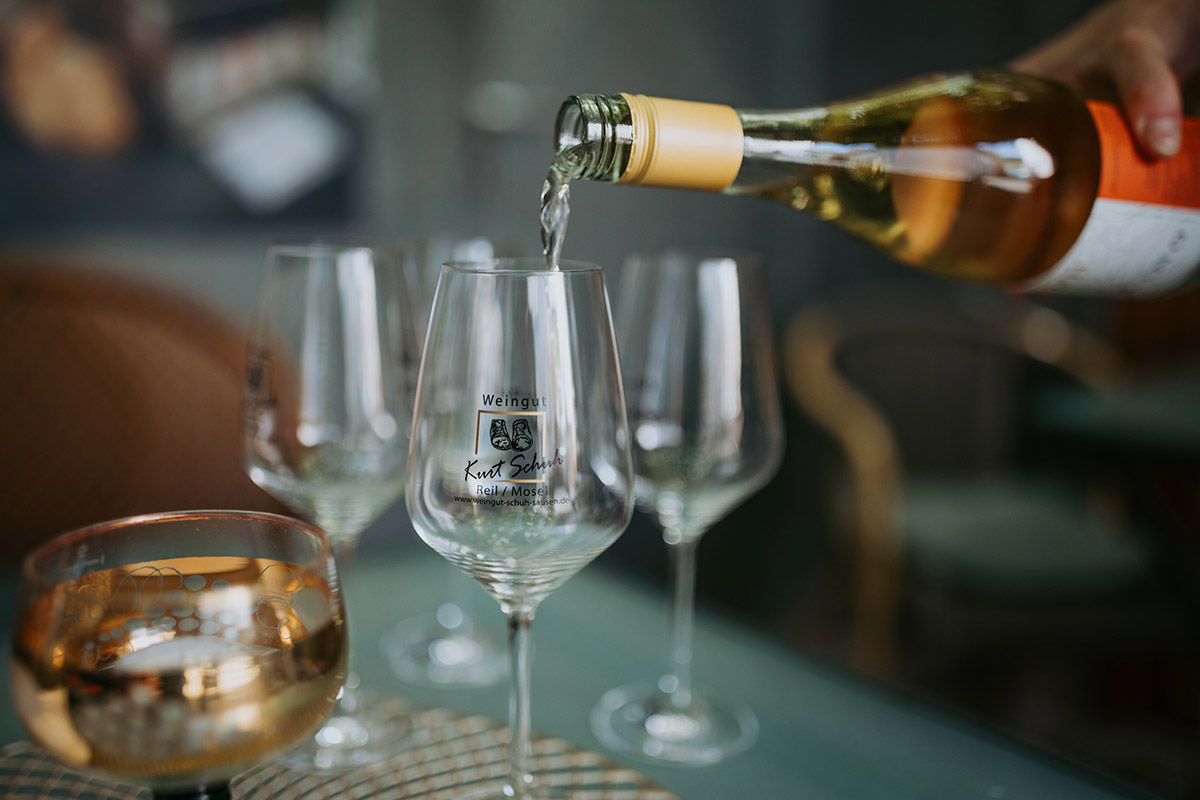 Weingut Schuh-Sausen Reil Mosel Weinstube Winzerstube Karte